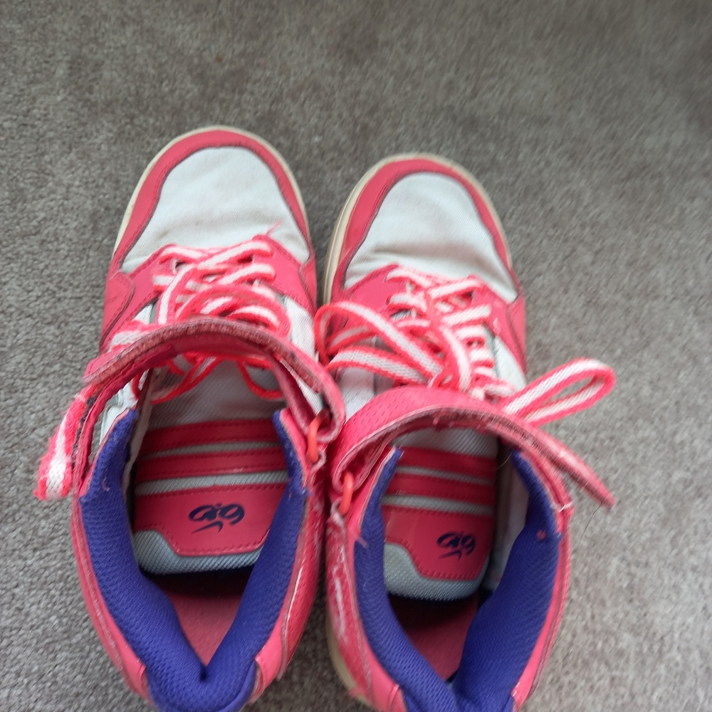 shoes - Picture 3 of 3
